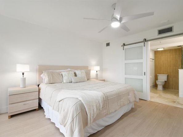 1901 Marina Isle Way 302, Jupiter FL 33477