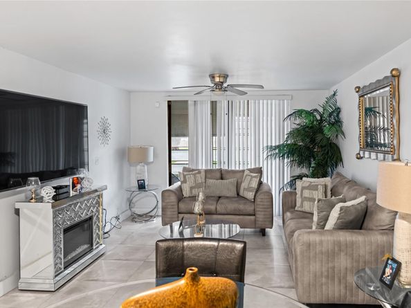 1810 N Lauderdale Ave 2100, North Lauderdale FL 33068