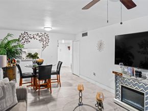 1810 N Lauderdale Ave 2100, North Lauderdale FL 33068