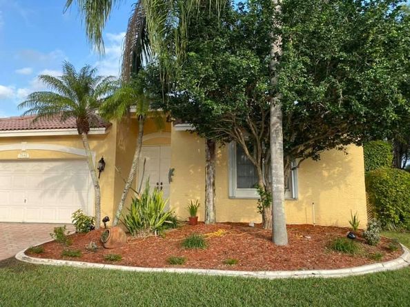 7842 NW 77 Avenue, Tamarac FL 33321
