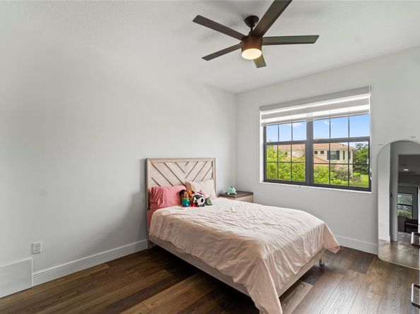 3821 NW 87th Way, Coral Springs FL 33065