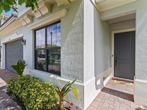 3821 NW 87th Way, Coral Springs FL 33065