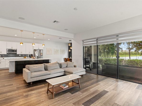 3821 NW 87th Way, Coral Springs FL 33065