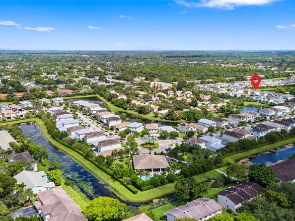 3821 NW 87th Way, Coral Springs FL 33065