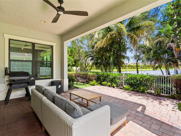 3821 NW 87th Way, Coral Springs FL 33065