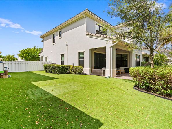 3821 NW 87th Way, Coral Springs FL 33065