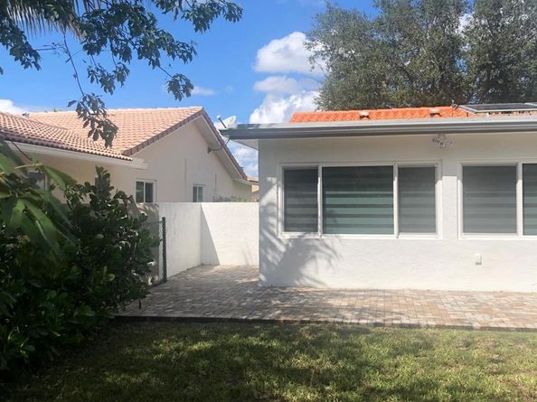 8952 NW 25th Ct, Coral Springs FL 33065