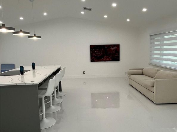 8952 NW 25th Ct, Coral Springs FL 33065