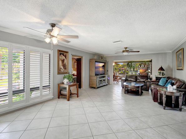 21214 Lago Circle B, Boca Raton FL 33433