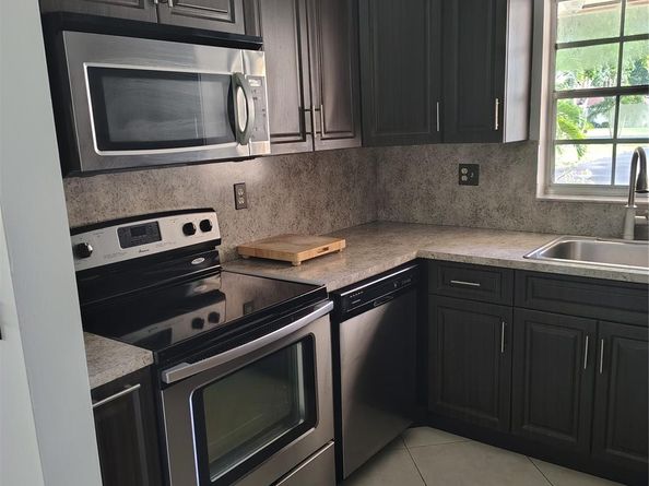 5245 NW 3rd St D, Delray Beach FL 33445