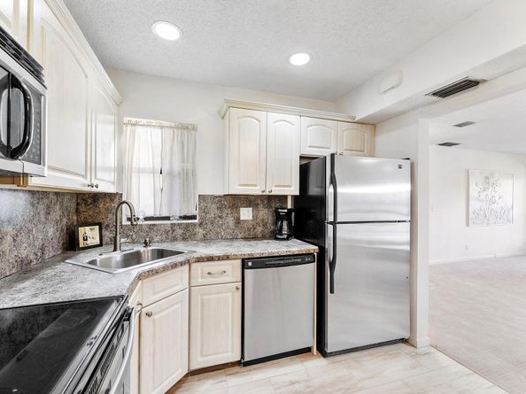 3993 Carambola Cir 2998, Coconut Creek FL 33066