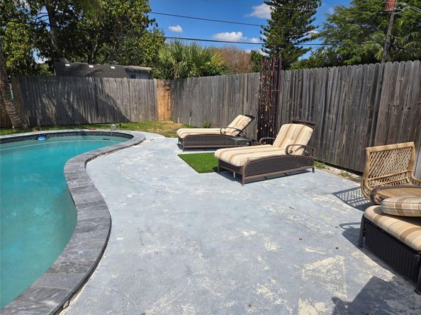 5241 NE 15th Ter, Pompano Beach FL 33064