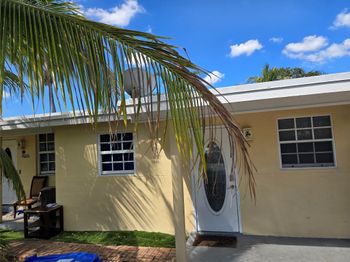 5241 NE 15th Ter
