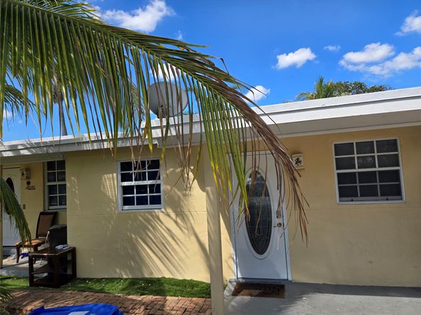 5241 NE 15th Ter, Pompano Beach FL 33064