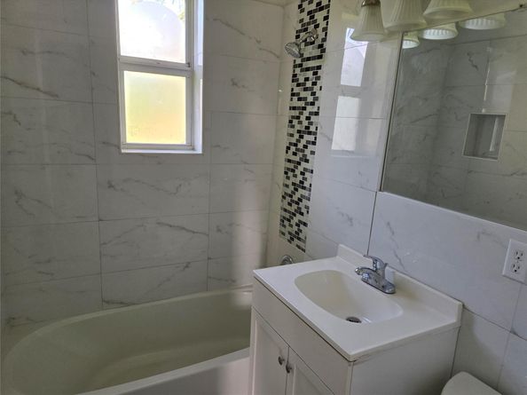 5241 NE 15th Ter, Pompano Beach FL 33064