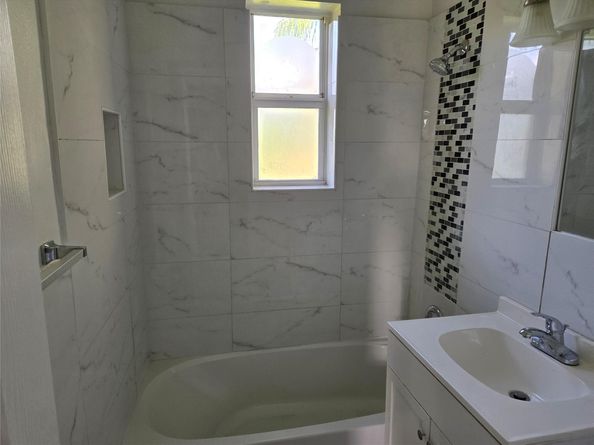 5241 NE 15th Ter, Pompano Beach FL 33064