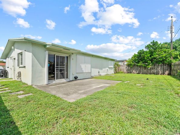 7320 Grant St, Hollywood FL 33024