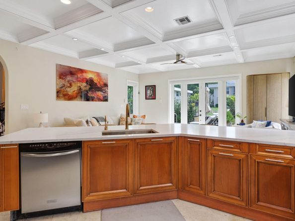 4850 NE 29th Ave, Lighthouse Point FL 33064