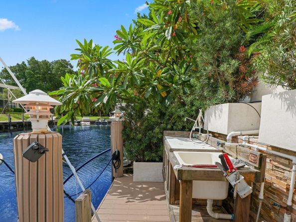 4850 NE 29th Ave, Lighthouse Point FL 33064