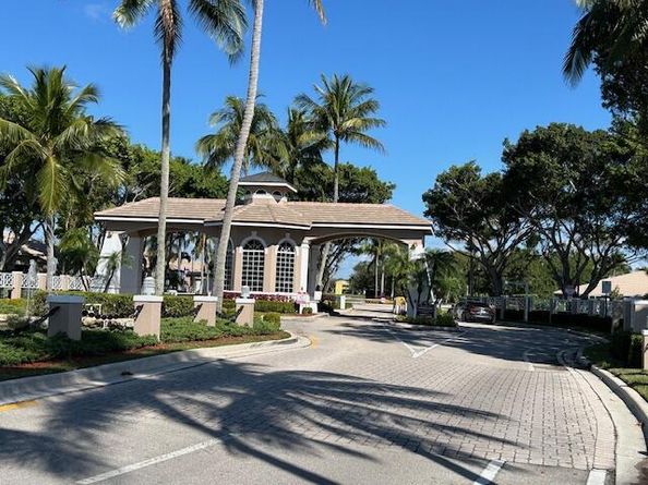 2585 San Andros, West Palm Beach FL 33411