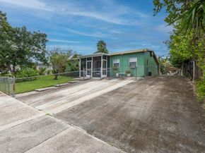 1014 W Broward Street, Lantana FL 33462