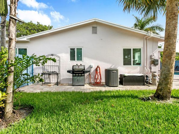 1702 N L Street, Lake Worth Beach FL 33460