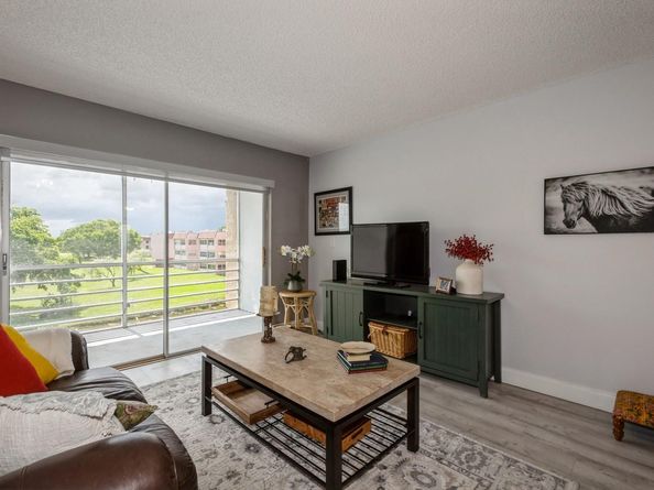 9181 Sunrise Lakes Blvd 306, Sunrise FL 33322