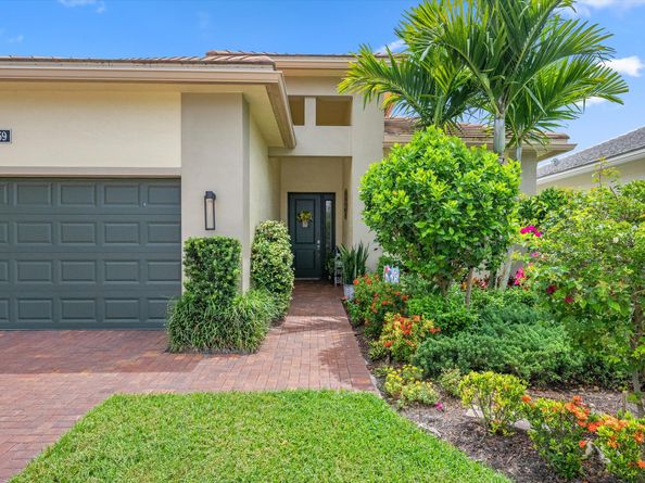 5669 Saint Armands Way, Westlake FL 33470