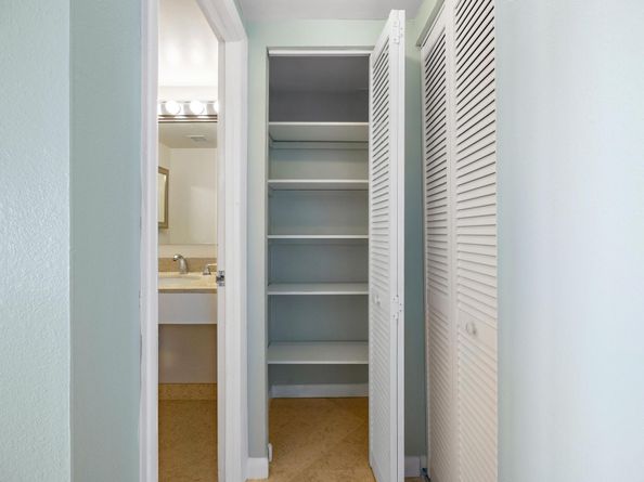 1950 S Ocean Dr PHB, Hallandale Beach FL 33009