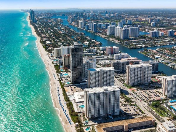1950 S Ocean Dr PHB, Hallandale Beach FL 33009