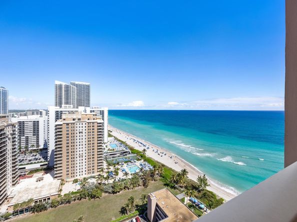 1950 S Ocean Dr PHB, Hallandale Beach FL 33009