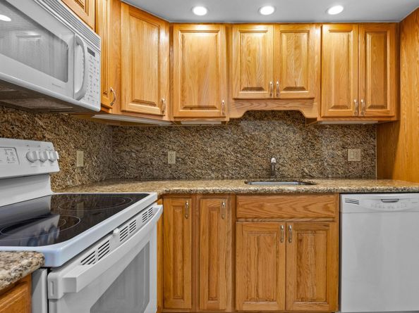 1950 S Ocean Dr PHB, Hallandale Beach FL 33009