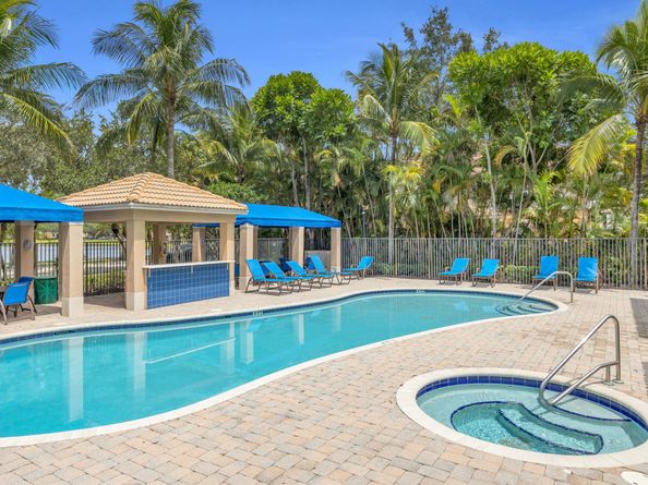 8058 Murano Circle, Palm Beach Gardens FL 33418