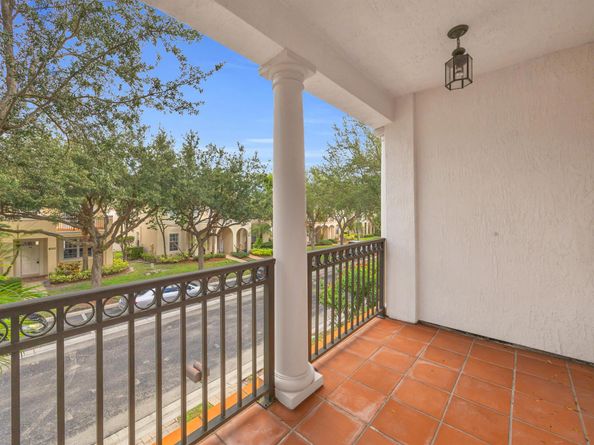 8058 Murano Circle, Palm Beach Gardens FL 33418