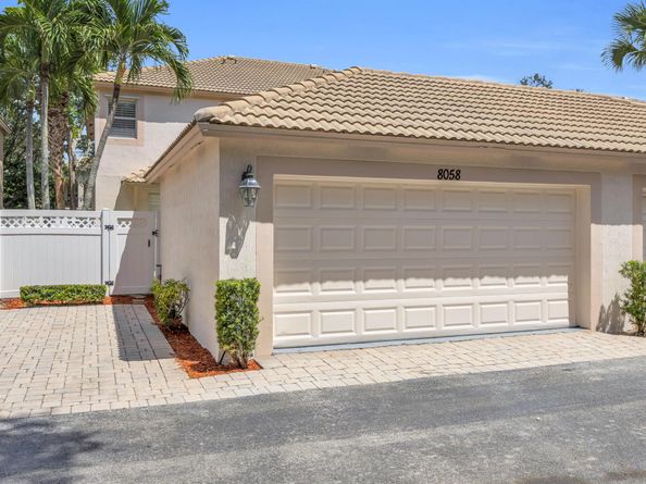 8058 Murano Circle, Palm Beach Gardens FL 33418