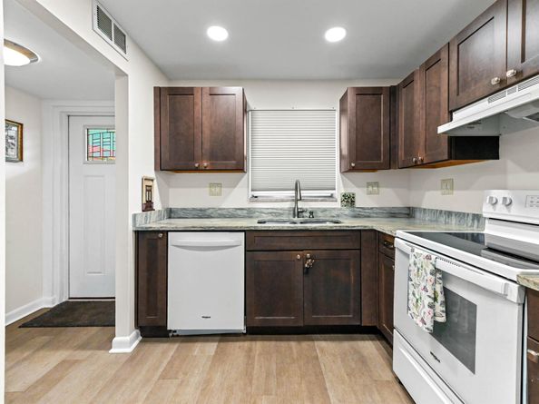 9421 Sunrise Lakes Boulevard 110, Sunrise FL 33322