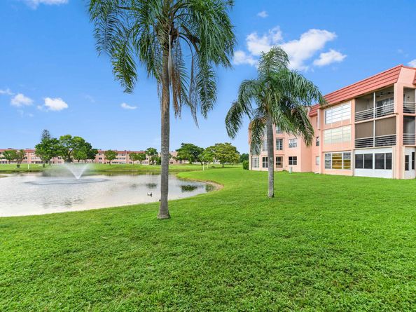 9421 Sunrise Lakes Boulevard 110, Sunrise FL 33322