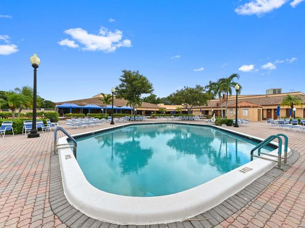 9421 Sunrise Lakes Boulevard 110, Sunrise FL 33322