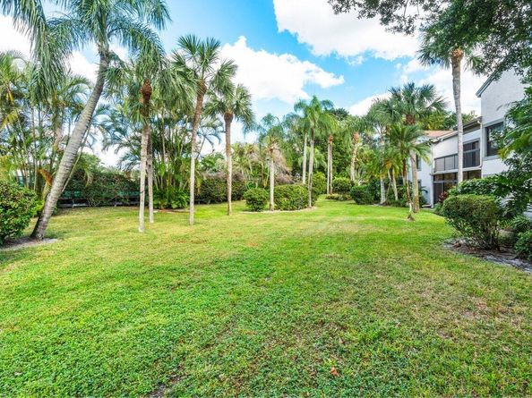 11267 Pond View Drive B203, Wellington FL 33414