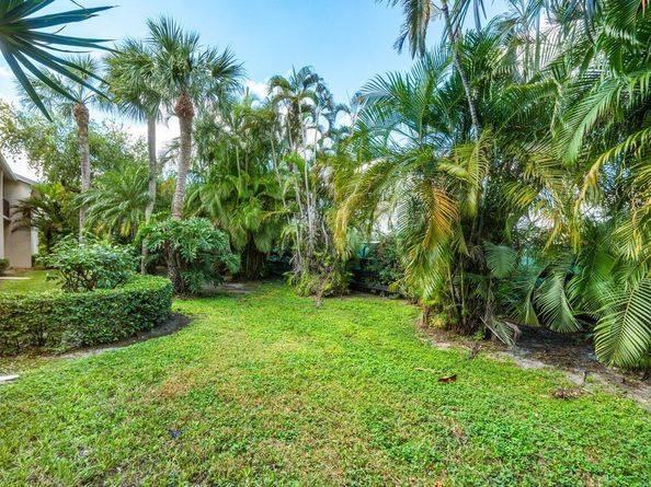 11267 Pond View Drive B203, Wellington FL 33414