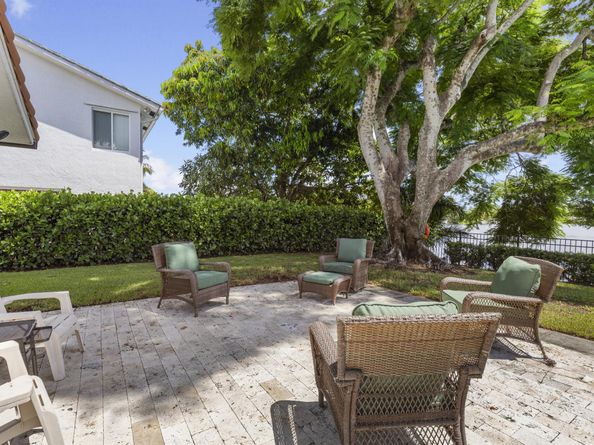 1700 SW 72nd Avenue, Plantation FL 33317