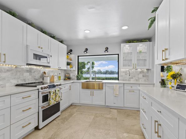 1700 SW 72nd Avenue, Plantation FL 33317