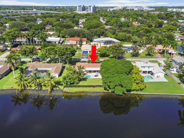1700 SW 72nd Avenue, Plantation FL 33317