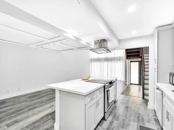 714 E Coco Plum Circle 2, Plantation FL 33324