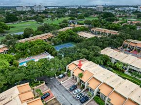 714 E Coco Plum Circle 2, Plantation FL 33324