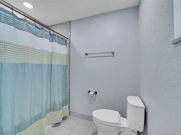2014 NW 102nd Ter, Coral Springs FL 33071