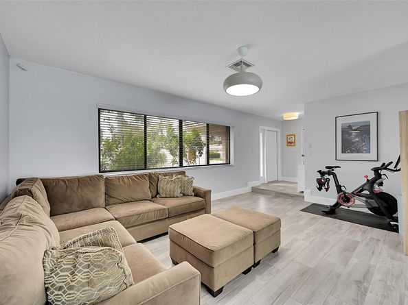 2014 NW 102nd Ter, Coral Springs FL 33071