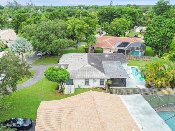 2014 NW 102nd Ter, Coral Springs FL 33071