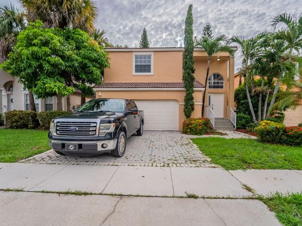 159 NW 152nd Ln, Pembroke Pines FL 33028