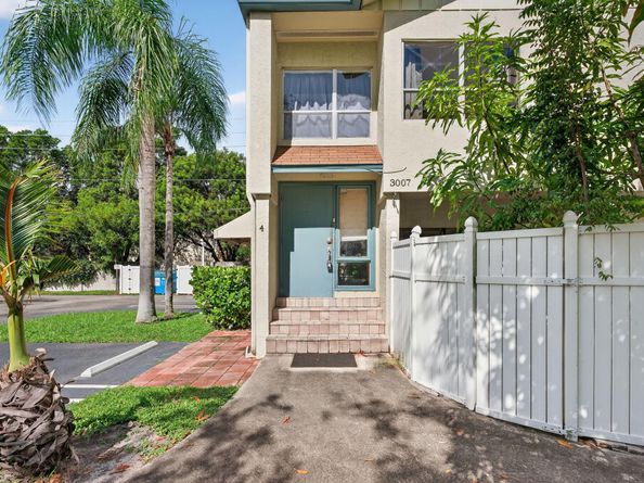 3007 NW 5th Ter, Pompano Beach FL 33064